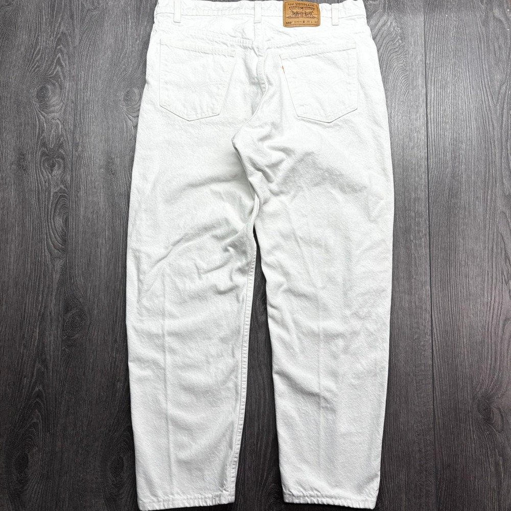 Vintage Levis 550 Relaxed Fit White Jeans Mens 36x30 Made in USA Orange Tab